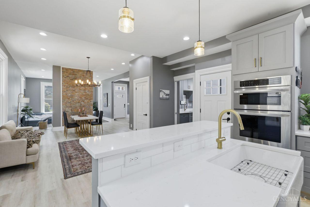4607 Erie Avenue Property Photo 12