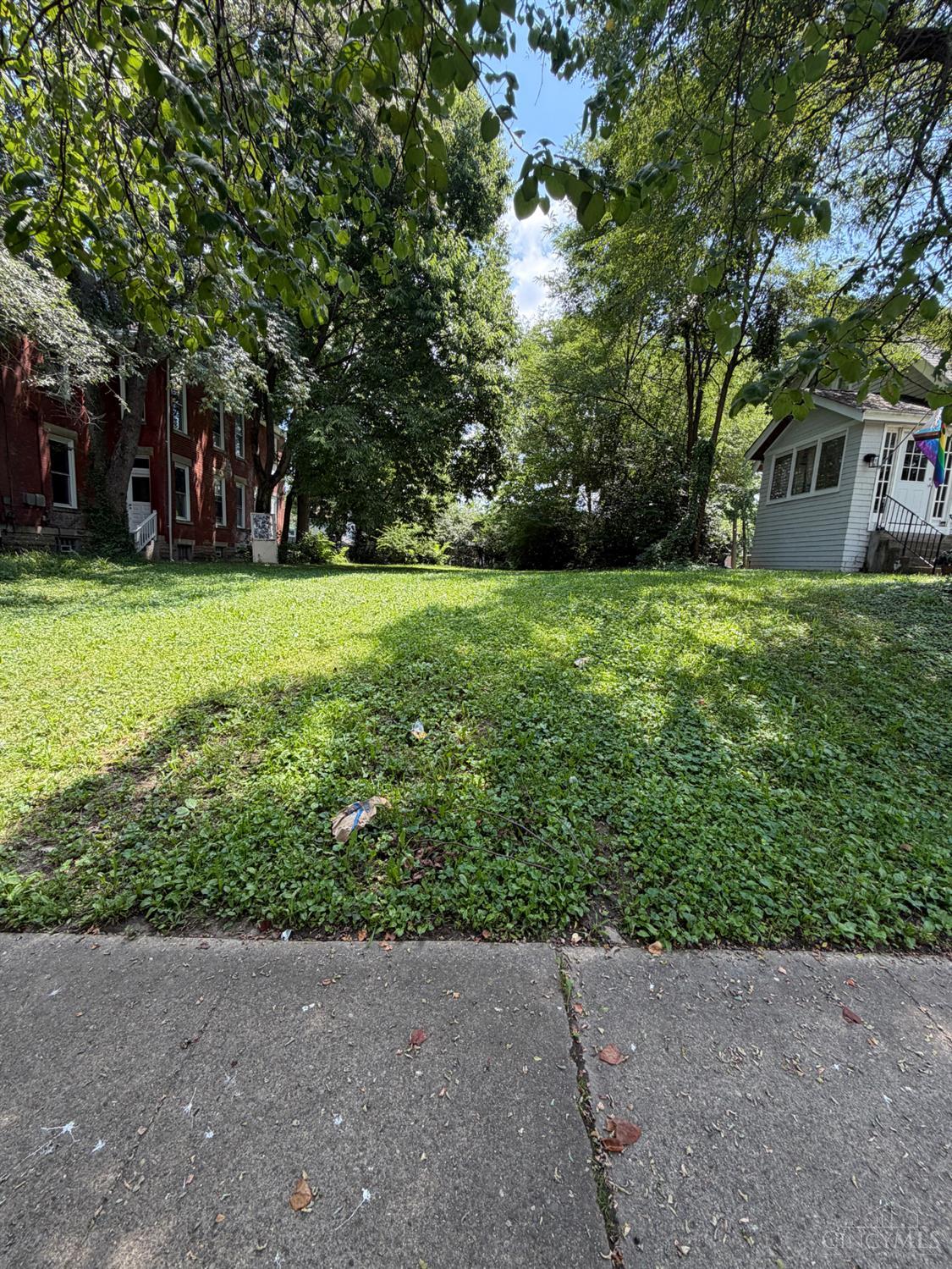 1965 Kinney Avenue Property Photo 3