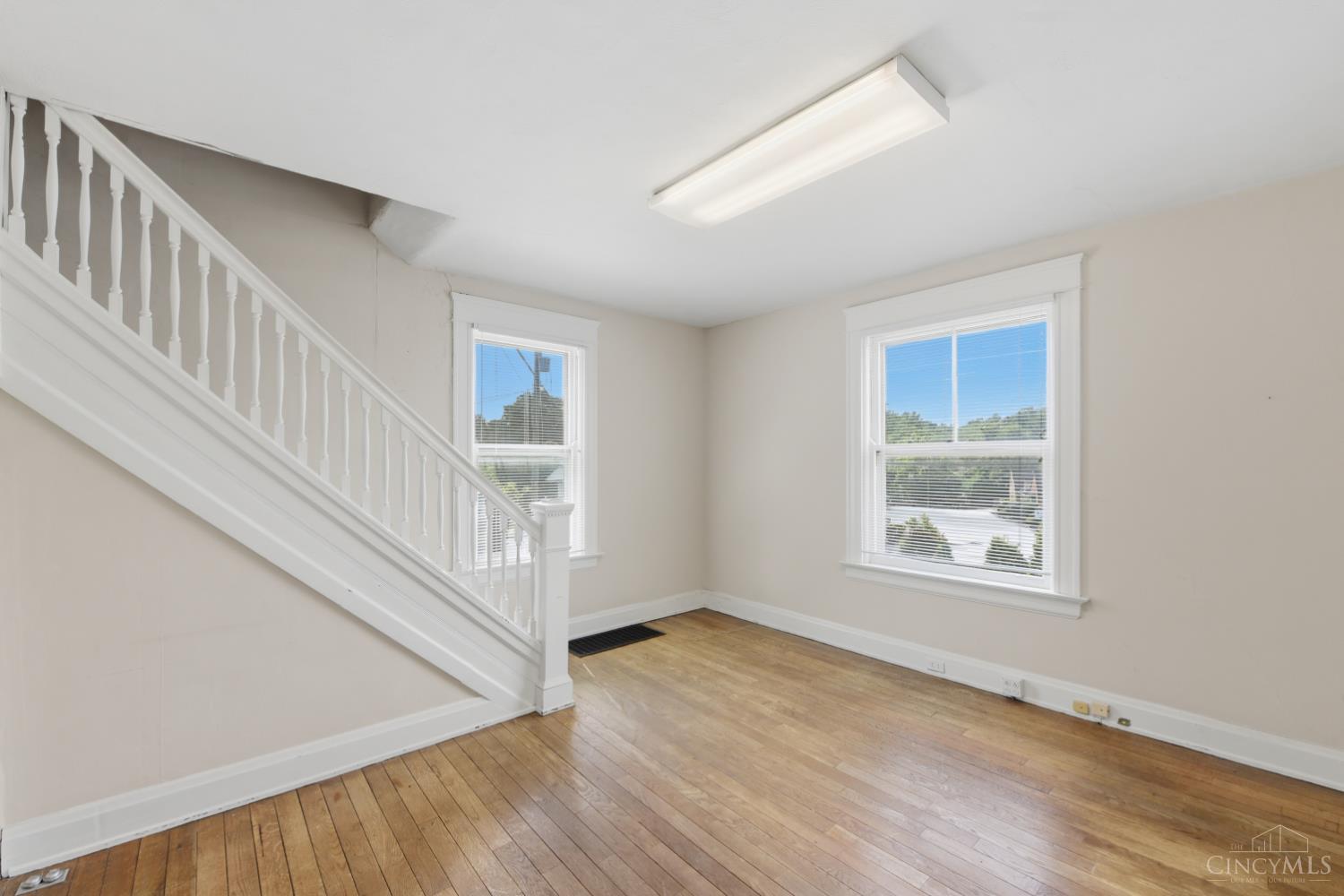 7816 Laurel Avenue Property Photo 6