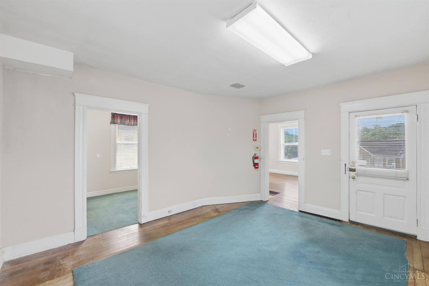 7816 Laurel Avenue Property Photo 8