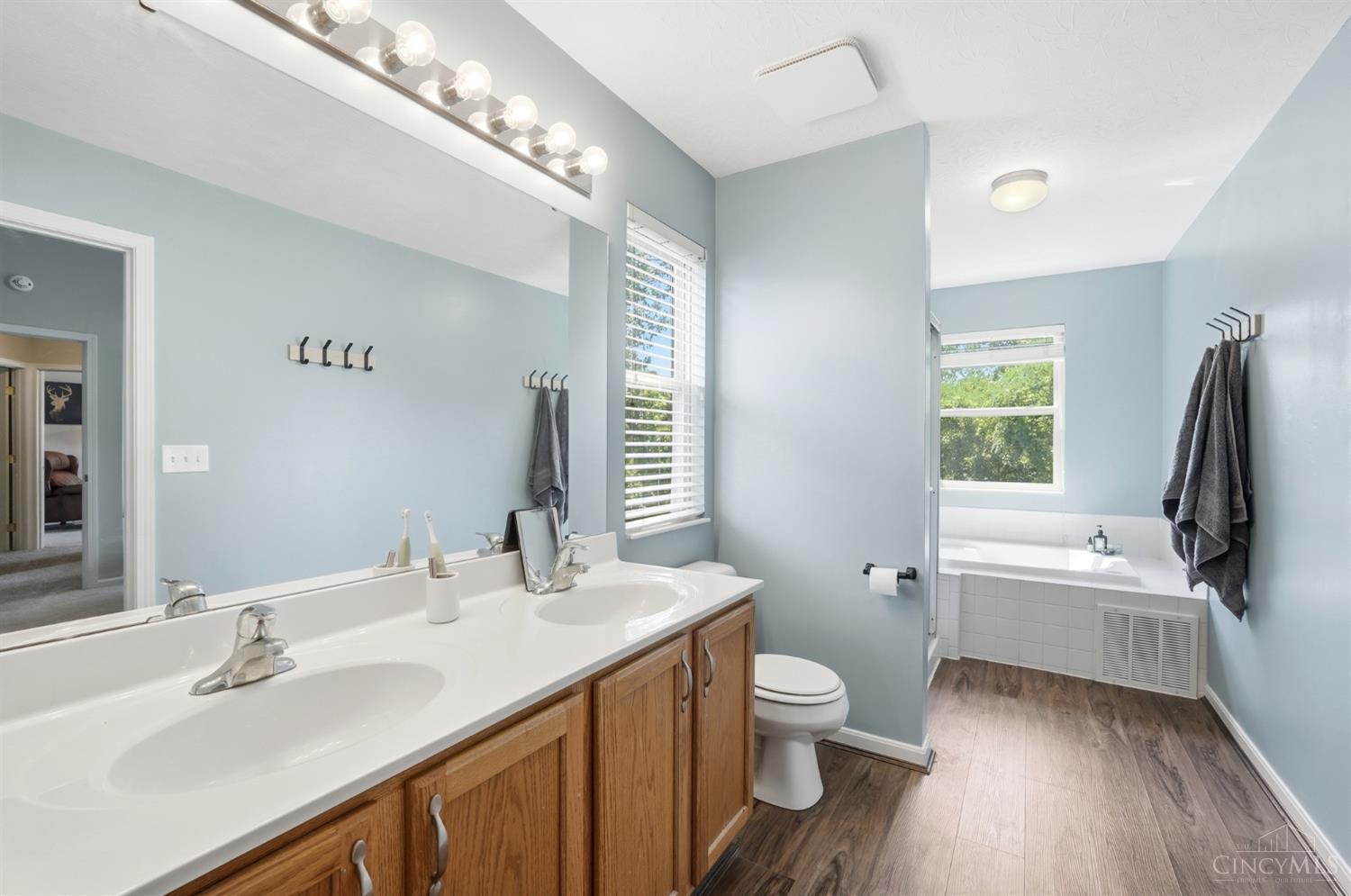 12067 Brookway Drive Property Photo 17