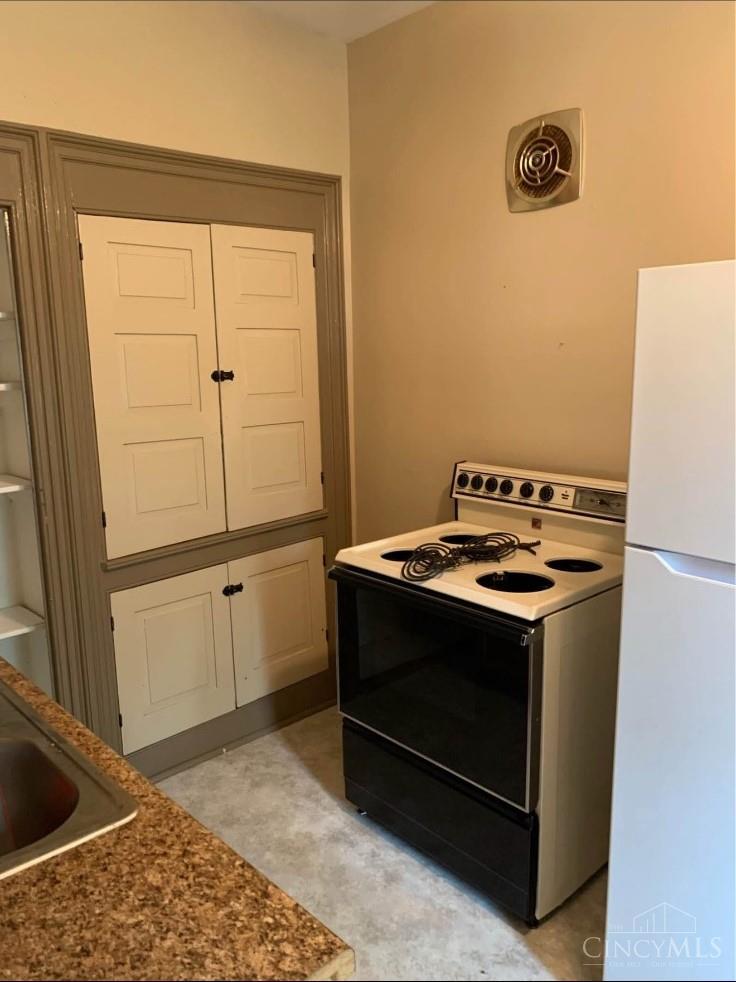 S 113 Barron Street Property Photo 23