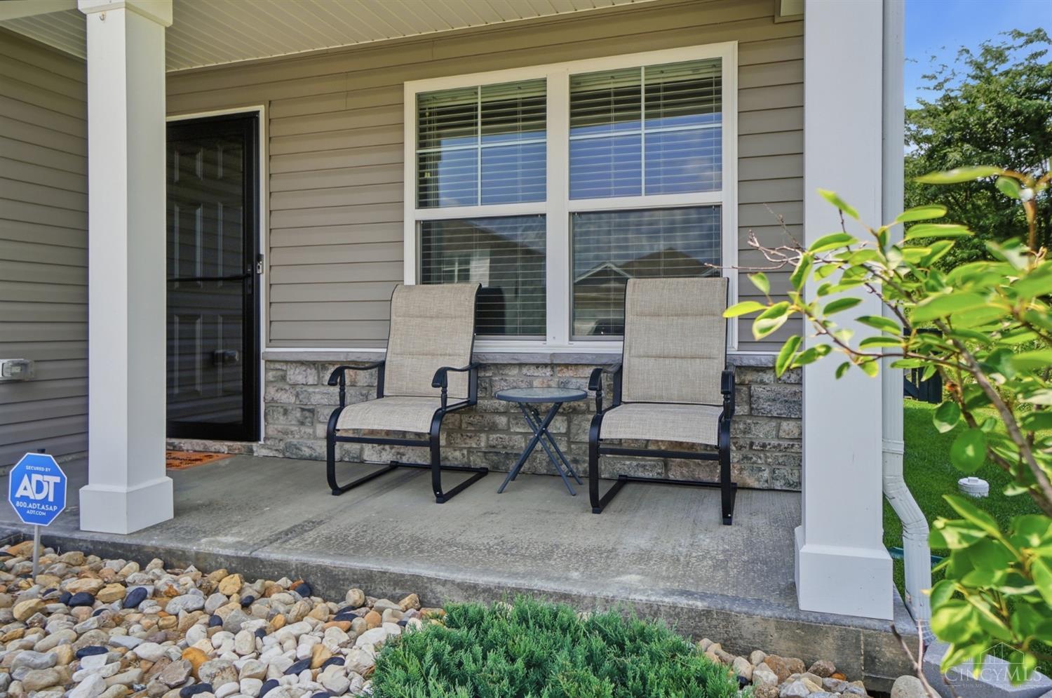 4989 Lakeview Drive Property Photo 4