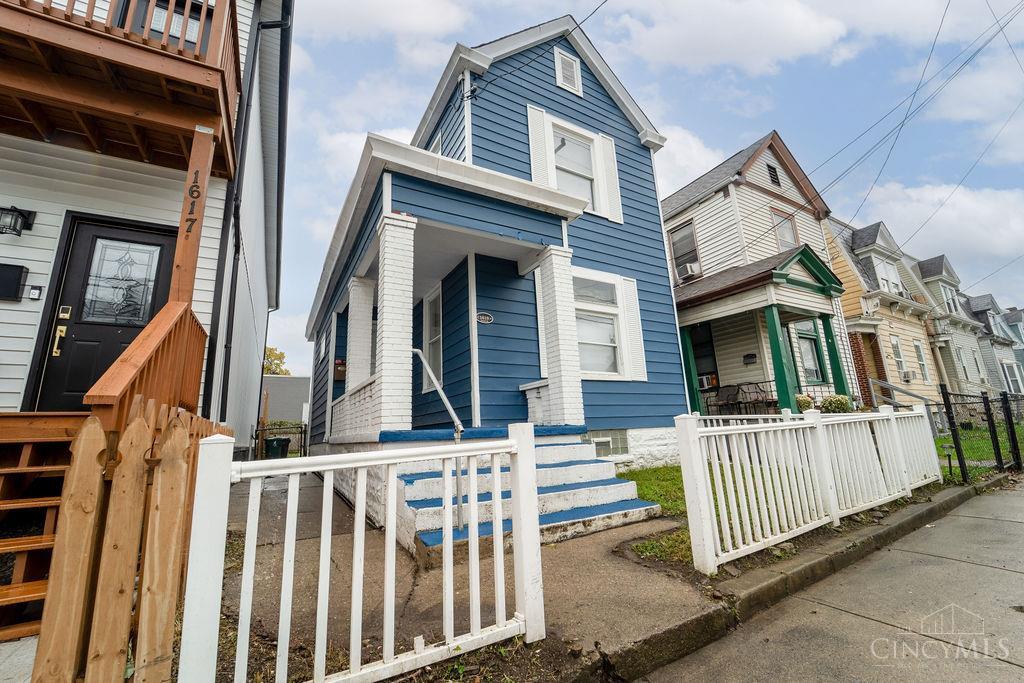 1619 Powers Street Property Photo 1