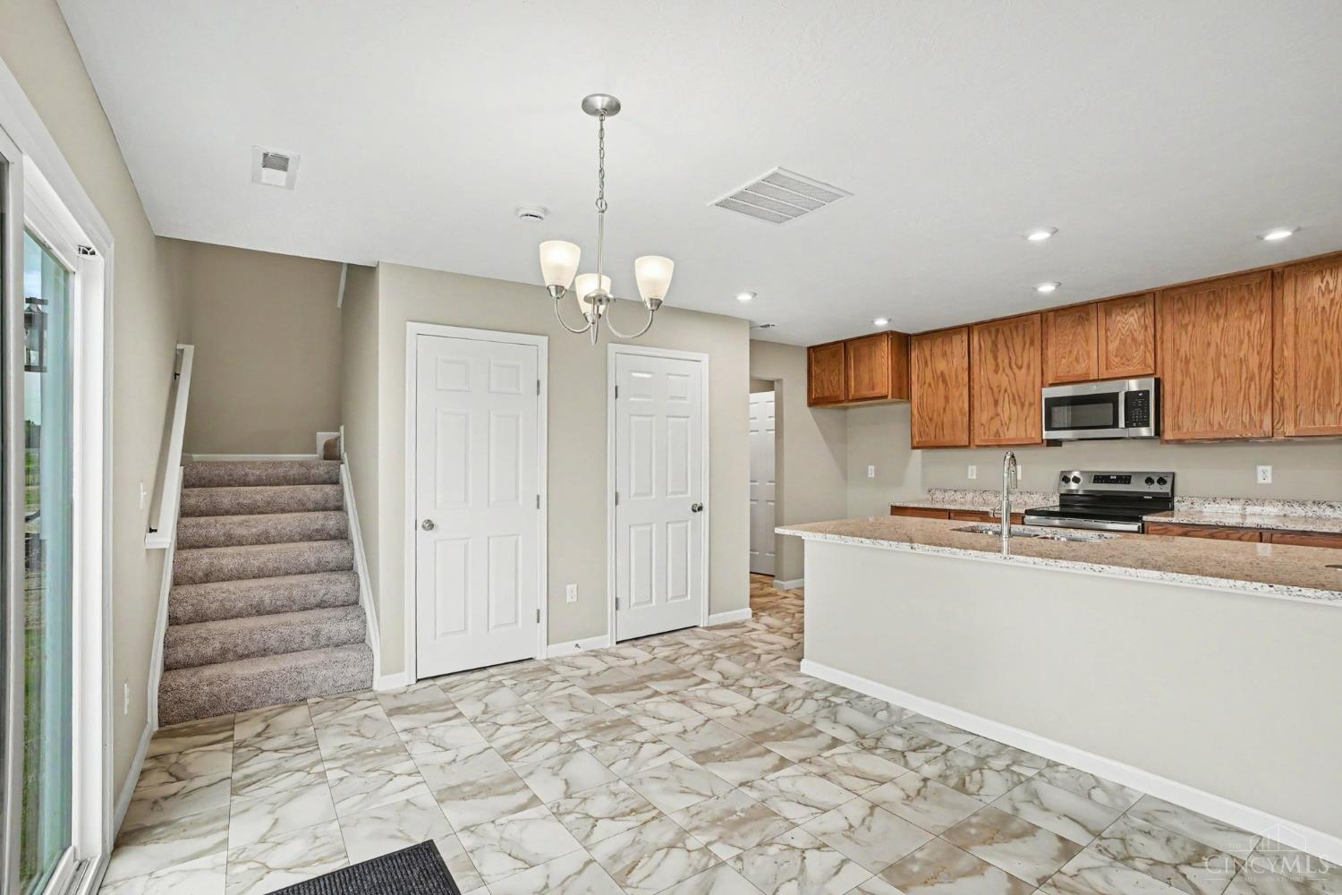 2063 Longmeadow Lane Property Photo 6