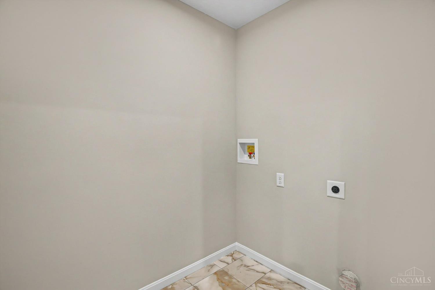 2063 Longmeadow Lane Property Photo 23