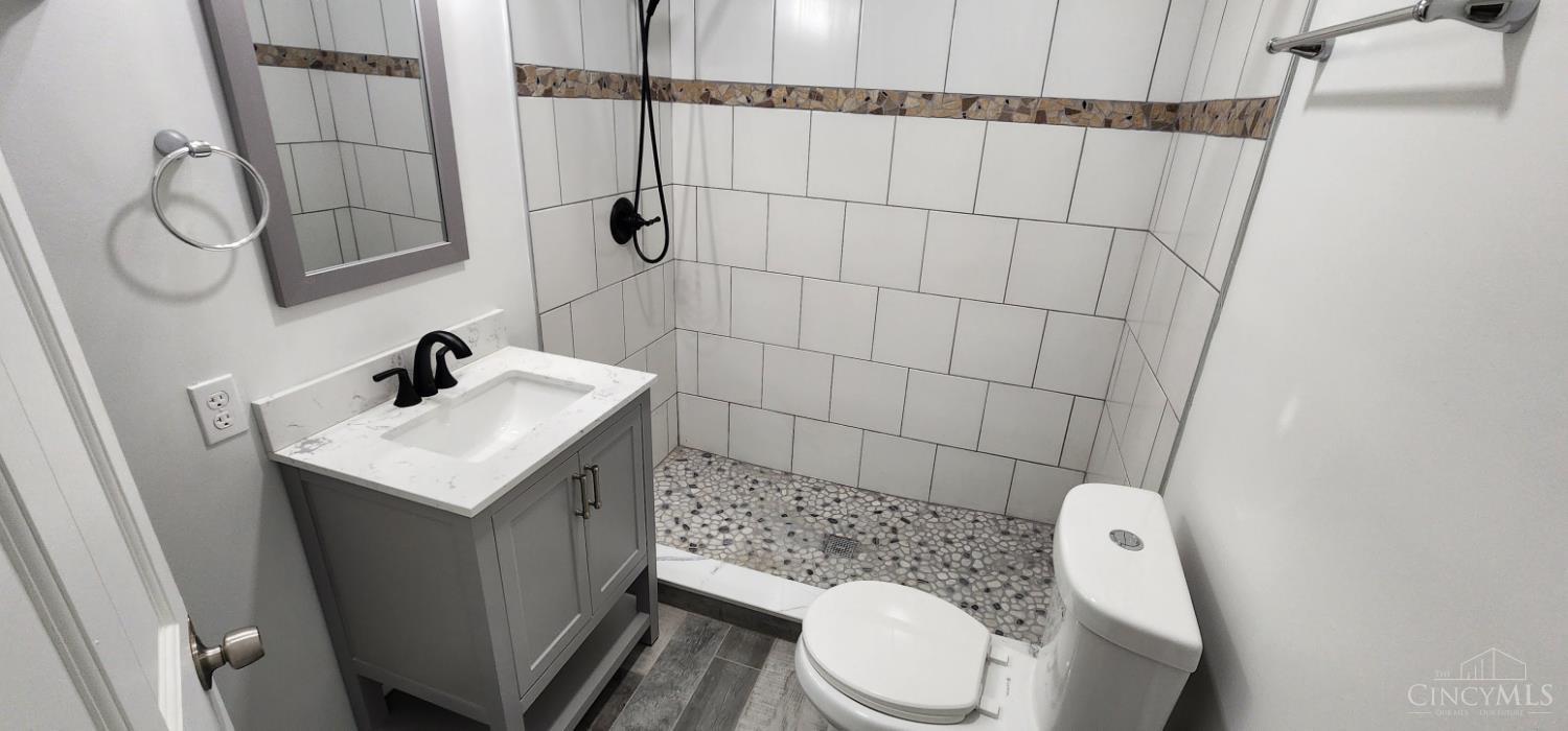 657 Froome Avenue Property Photo 8