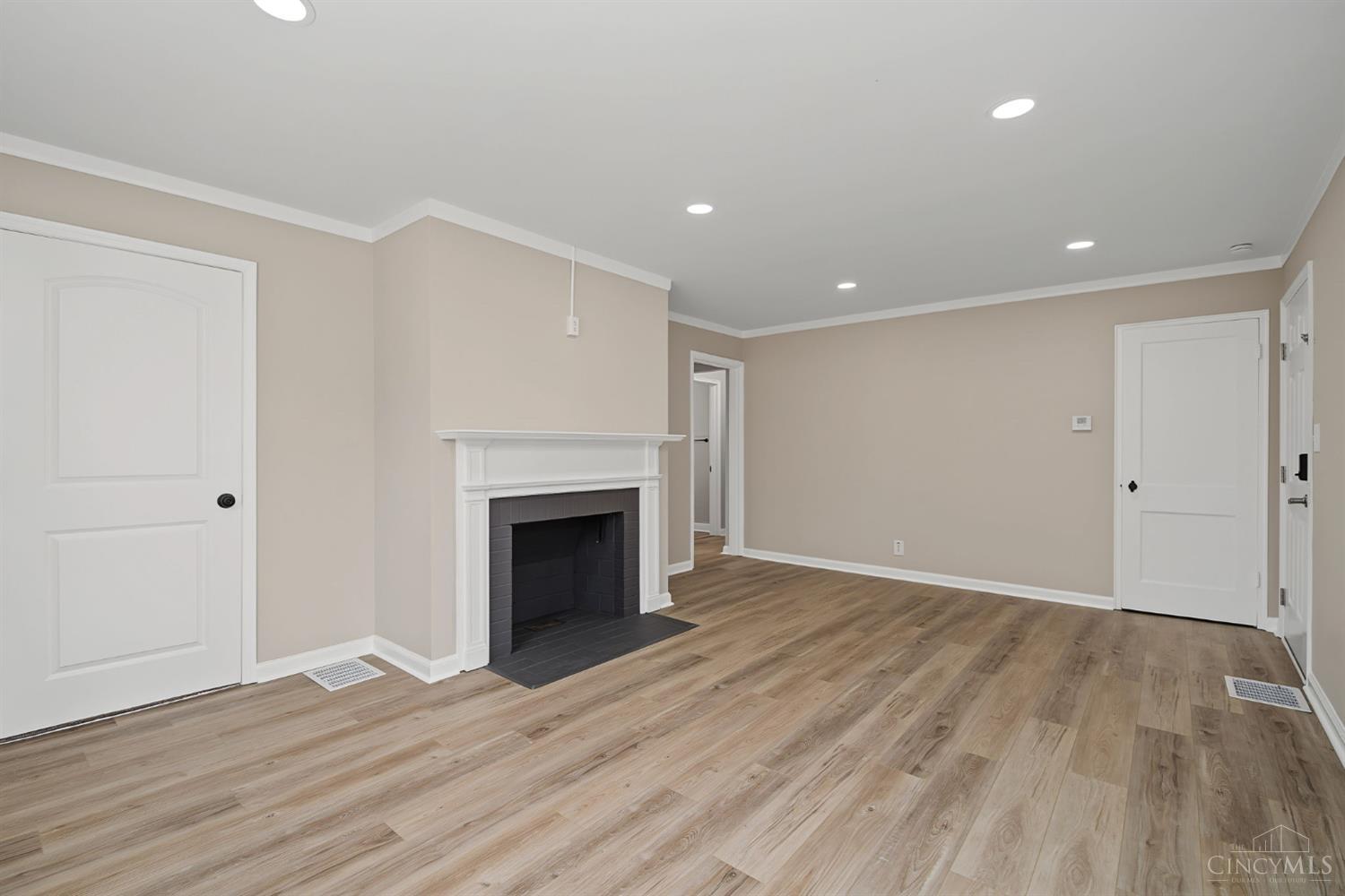 1660 Sunset Drive Property Photo 5