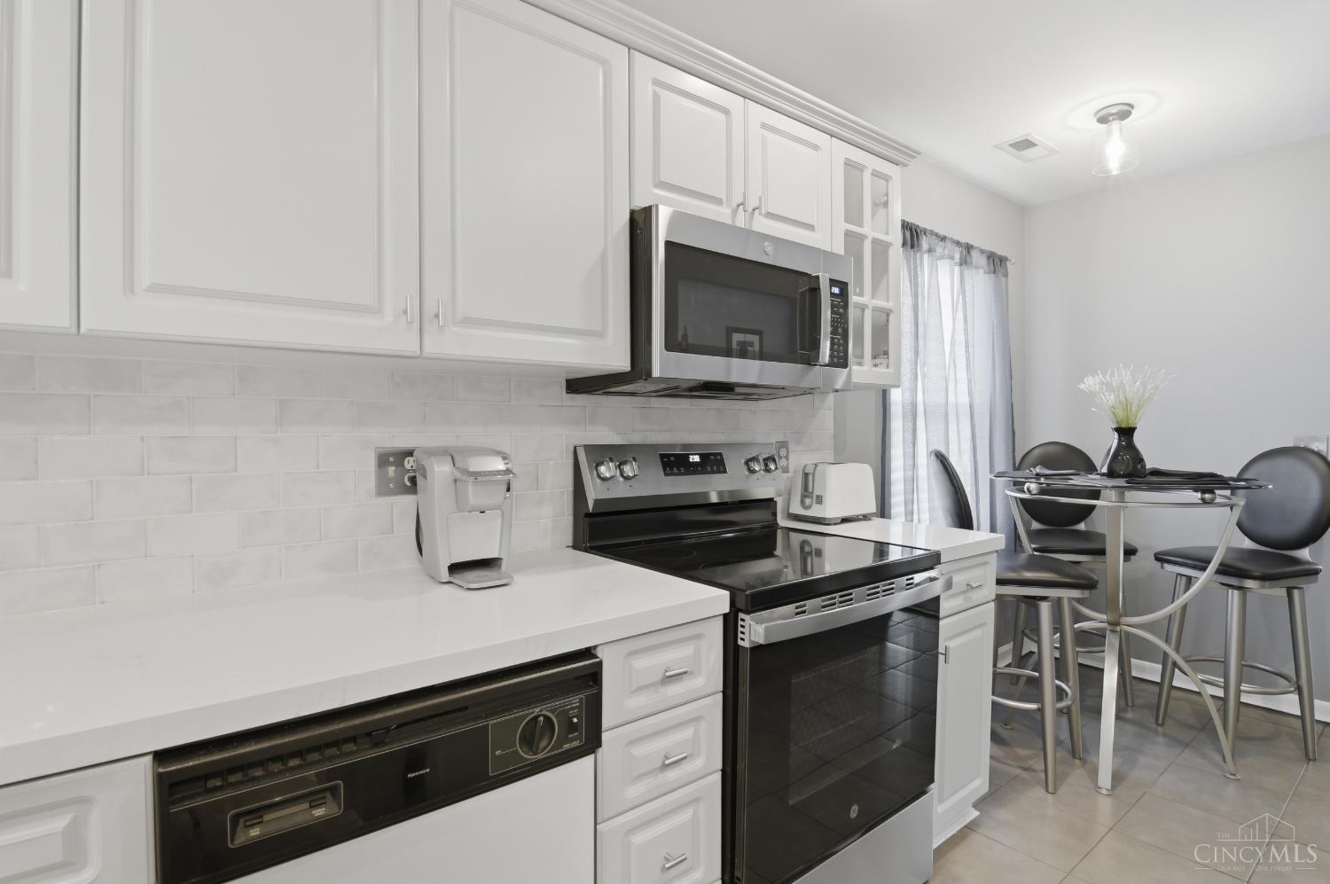 5915 Leeside Trail Property Photo 6