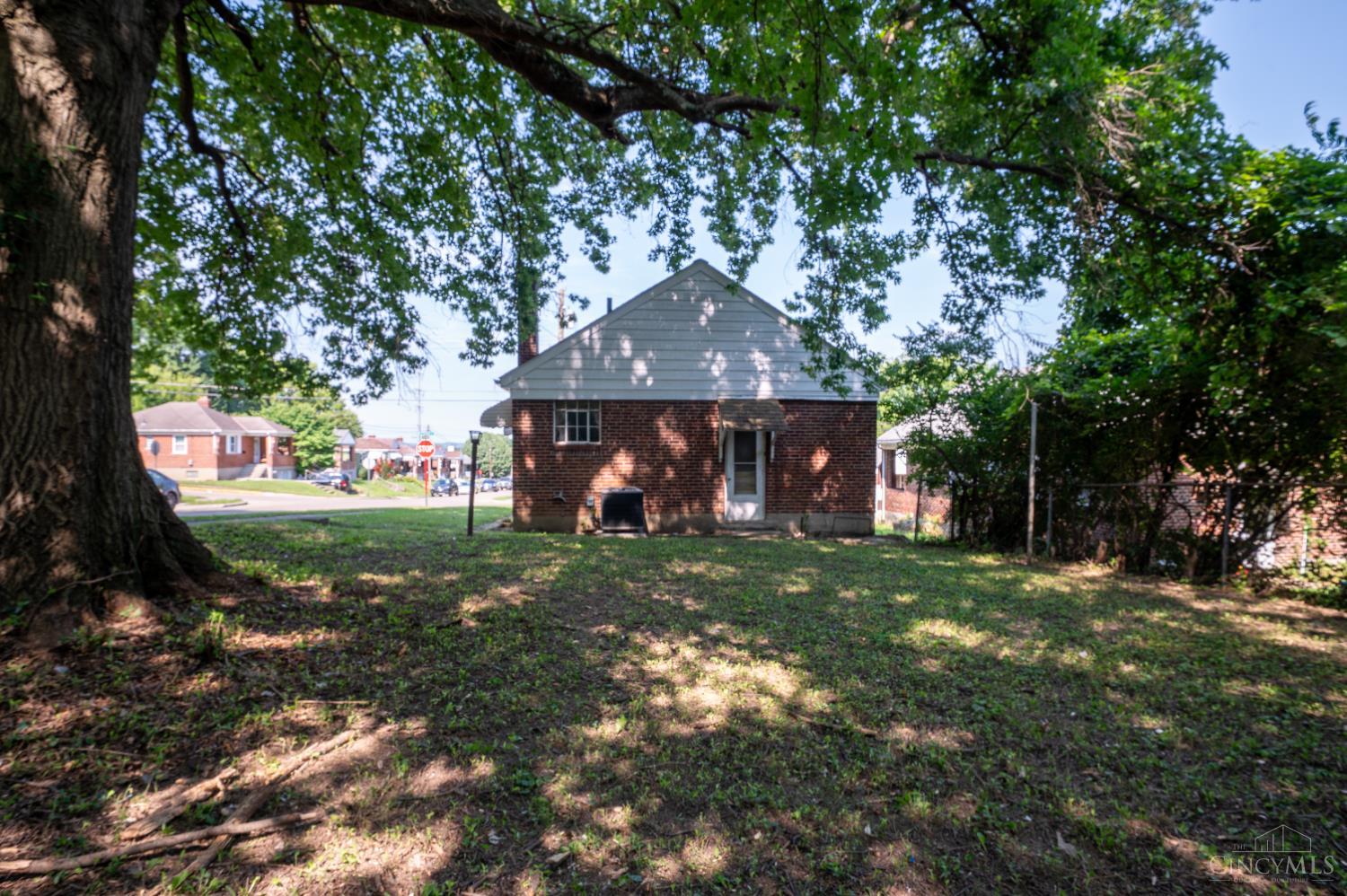 6402 Stover Avenue Property Photo 3