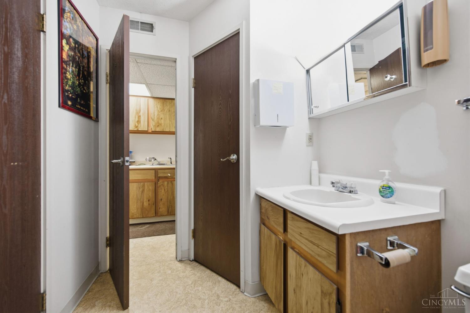 5318 Delhi Pike Property Photo 26