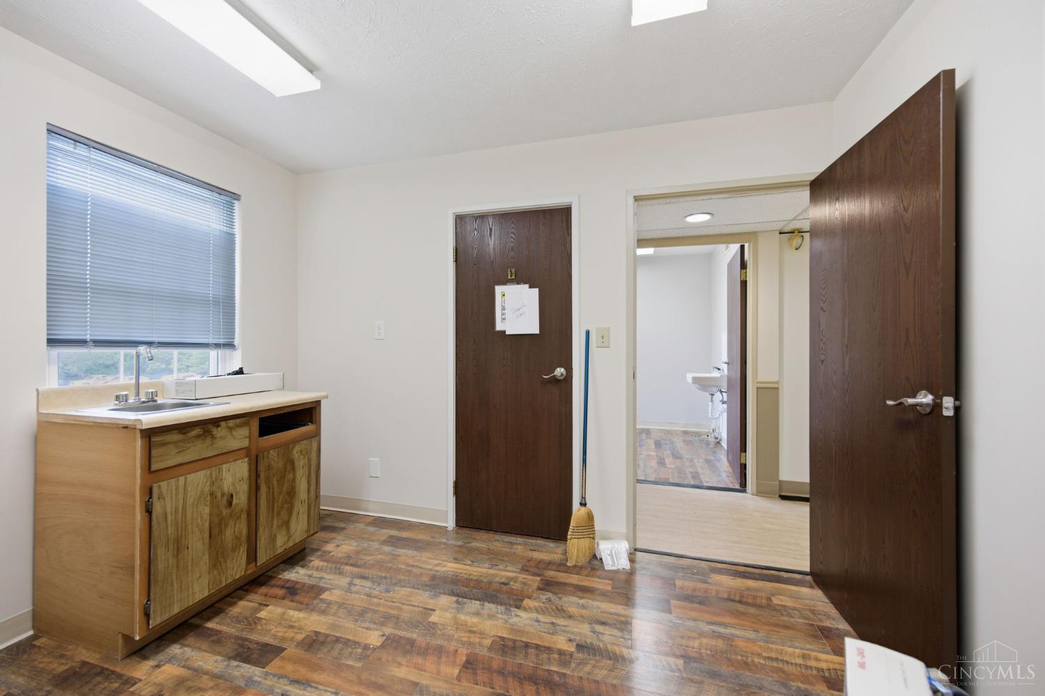 5318 Delhi Pike Property Photo 32