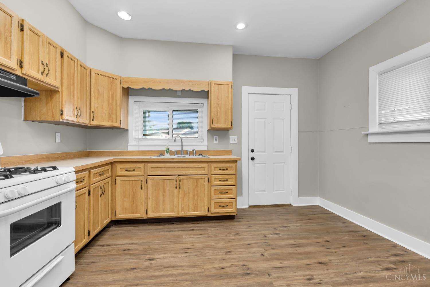 704 Kolping Avenue Property Photo 11