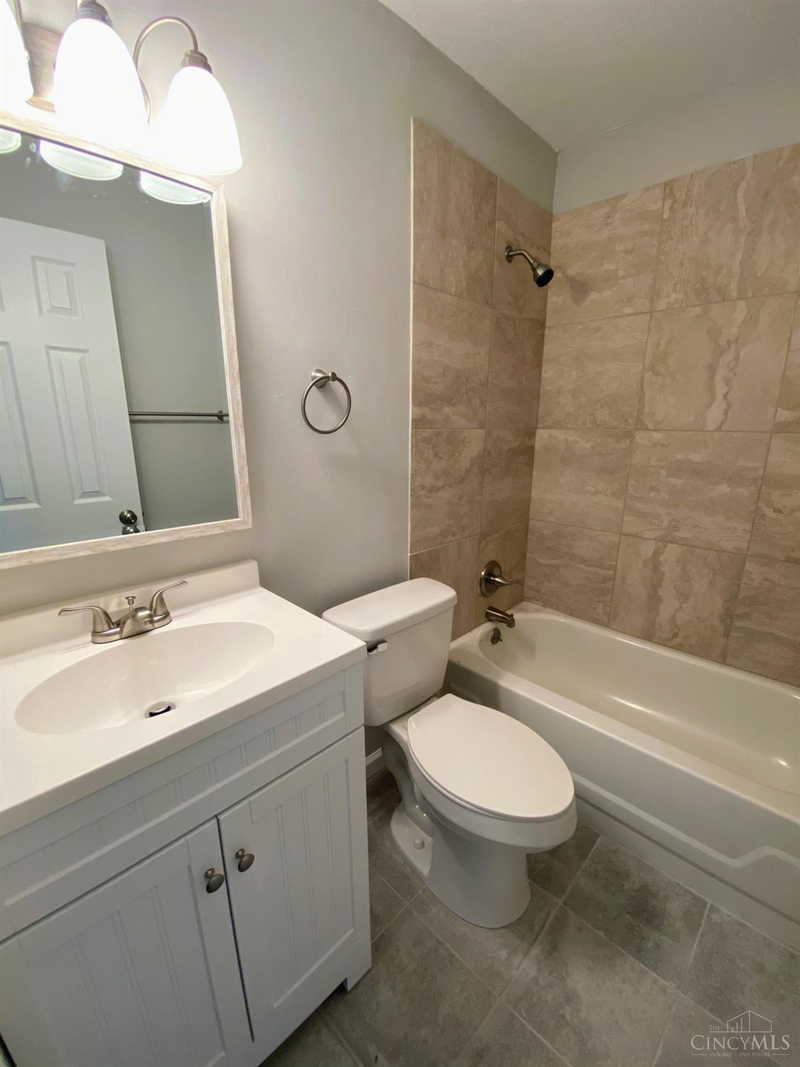 6210 Ridge Avenue Property Photo 9