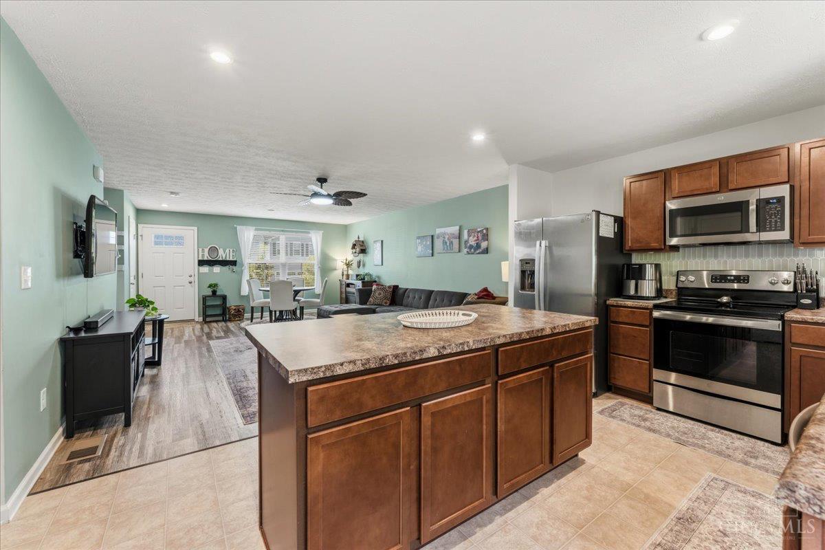 4686 Jessica Suzanne Drive Property Photo 10