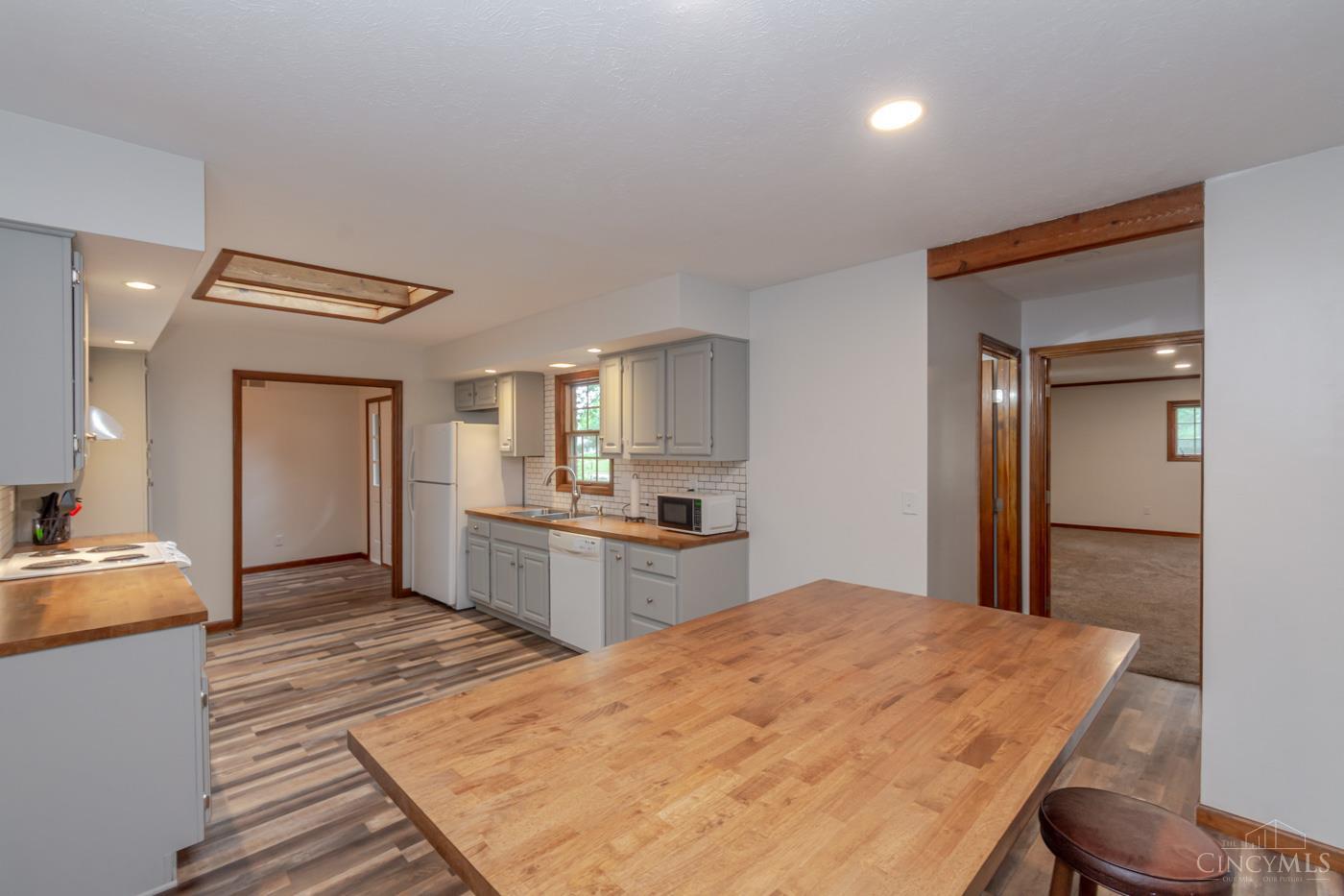 10035 Mallet Drive Property Photo 8