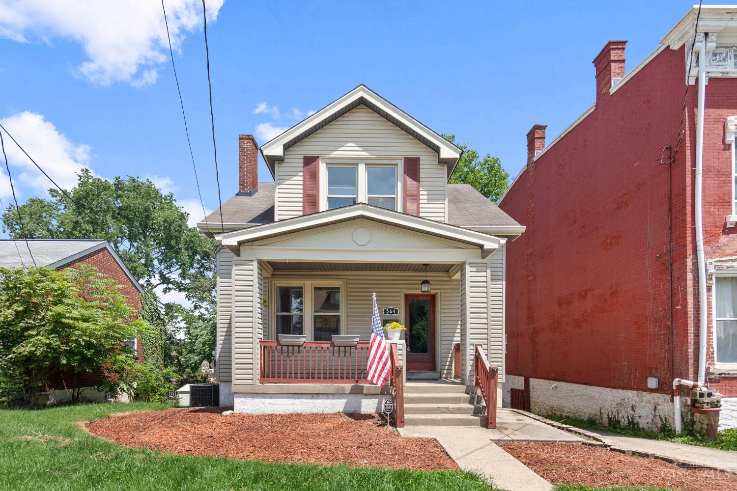 564 Considine Avenue Property Photo 1