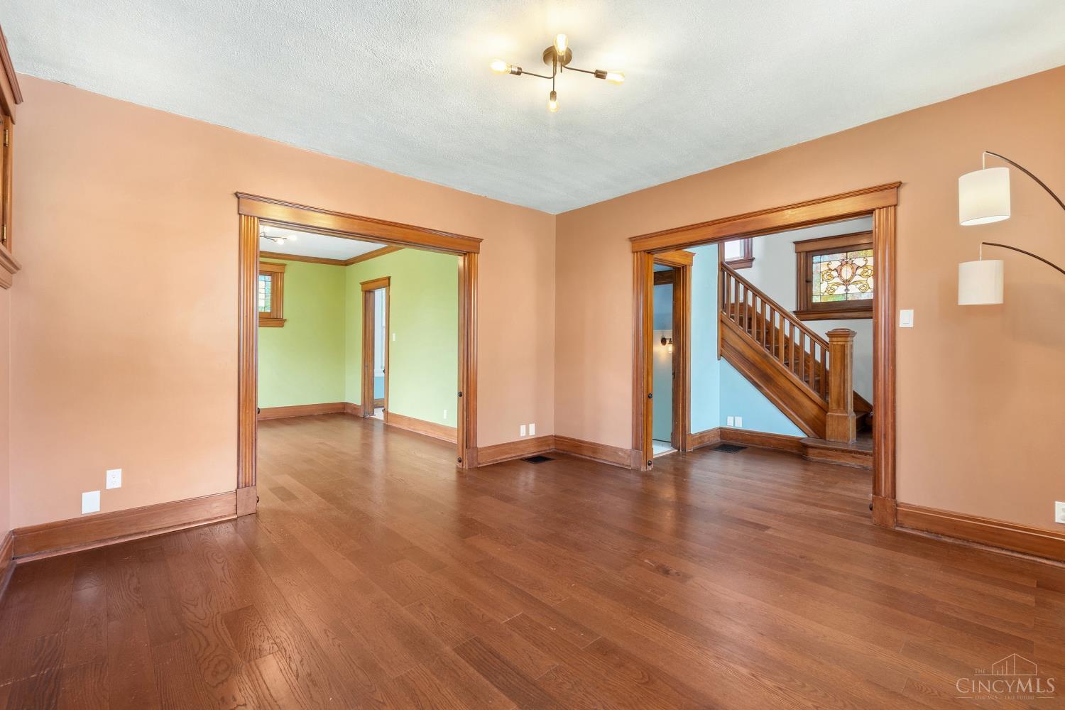 564 Considine Avenue Property Photo 6