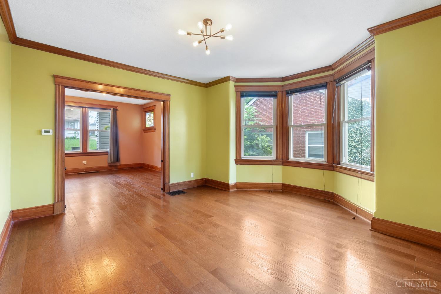 564 Considine Avenue Property Photo 12