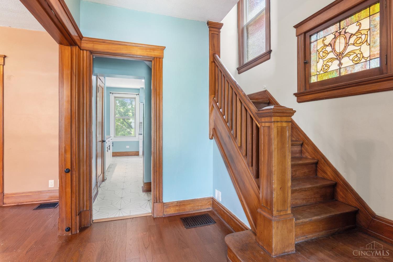 564 Considine Avenue Property Photo 13