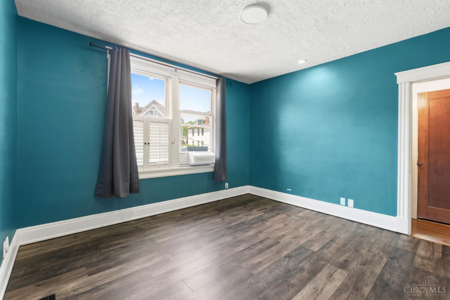 564 Considine Avenue Property Photo 17