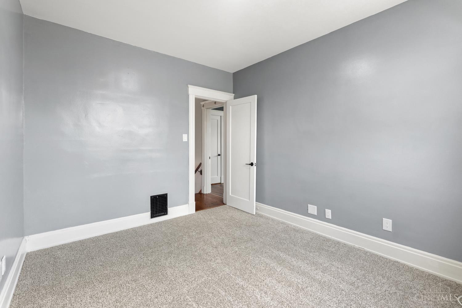 564 Considine Avenue Property Photo 19