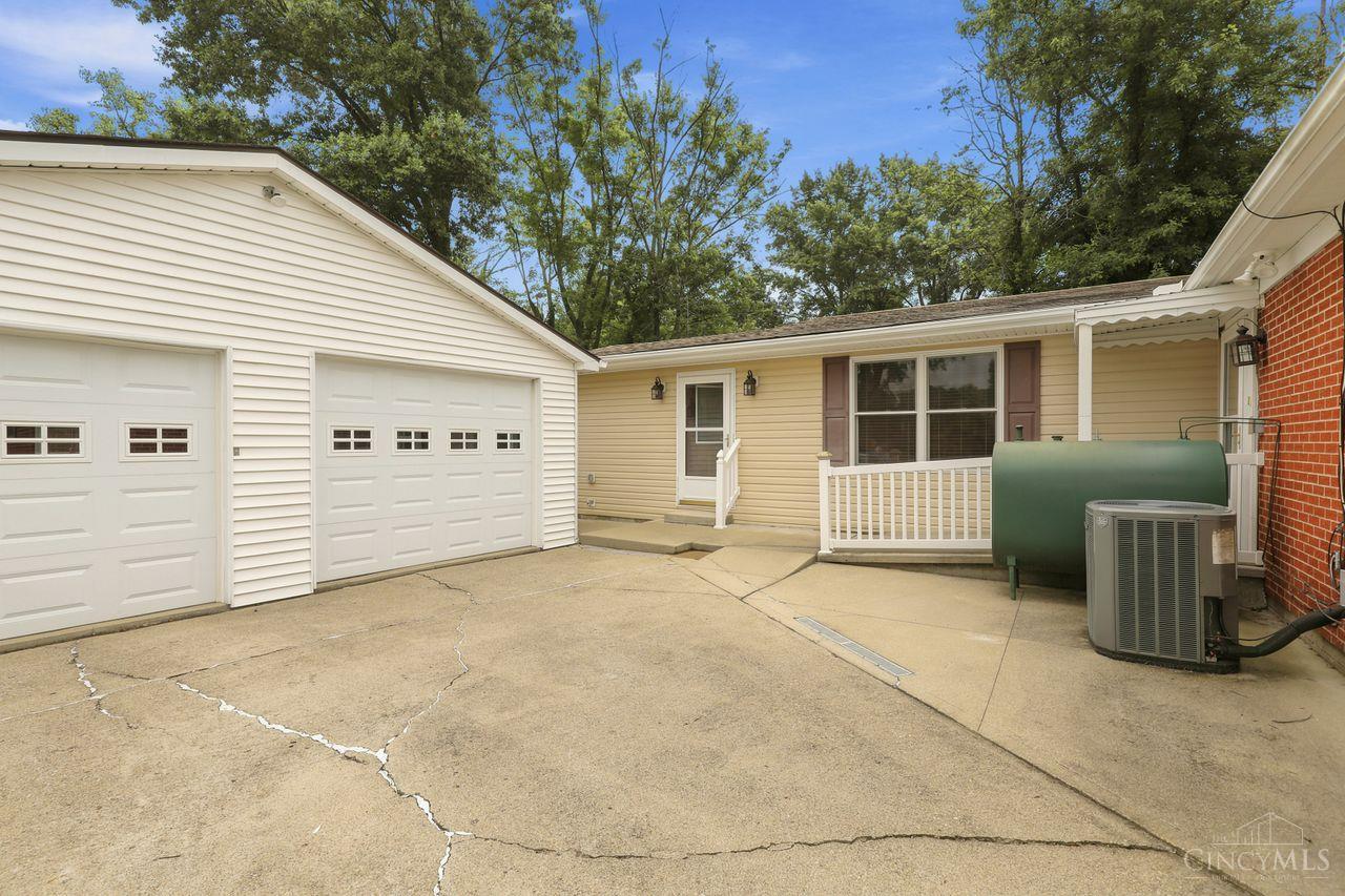 856 Marion Avenue Property Photo 7