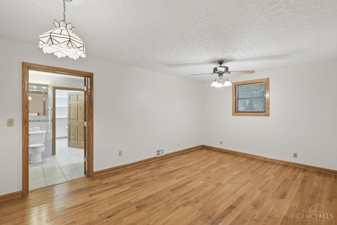 856 Marion Avenue Property Photo 29