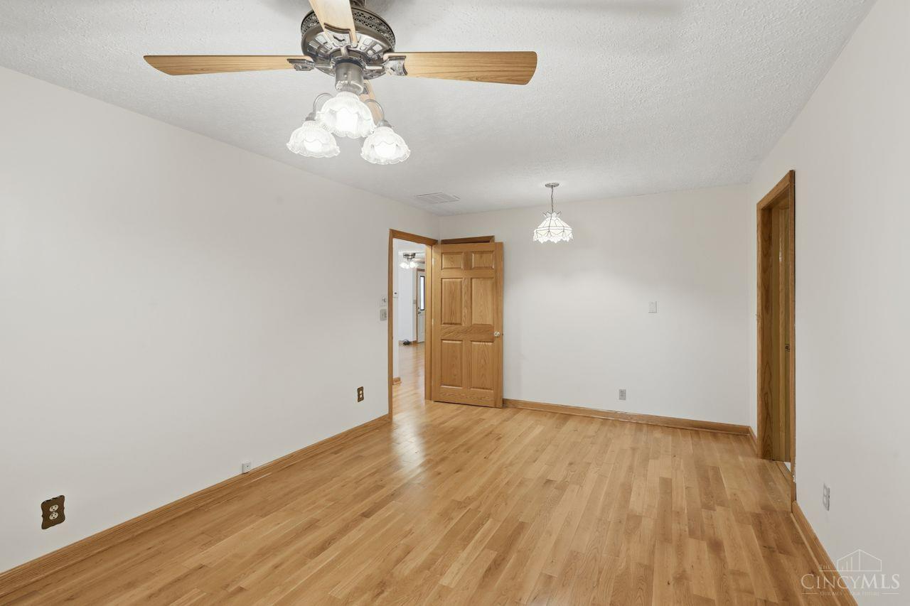 856 Marion Avenue Property Photo 32
