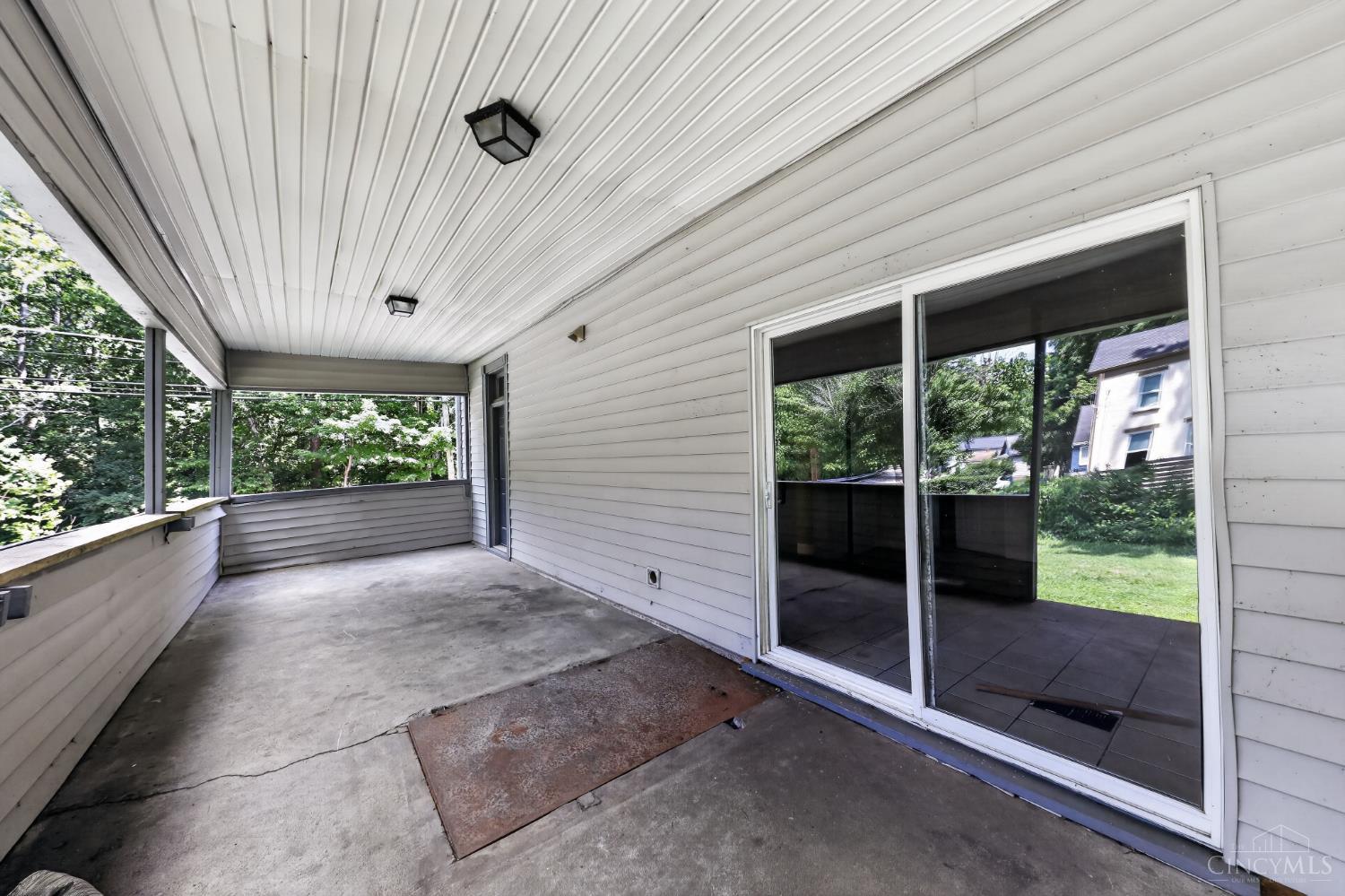 E 6718 Ledge Street Property Photo 4