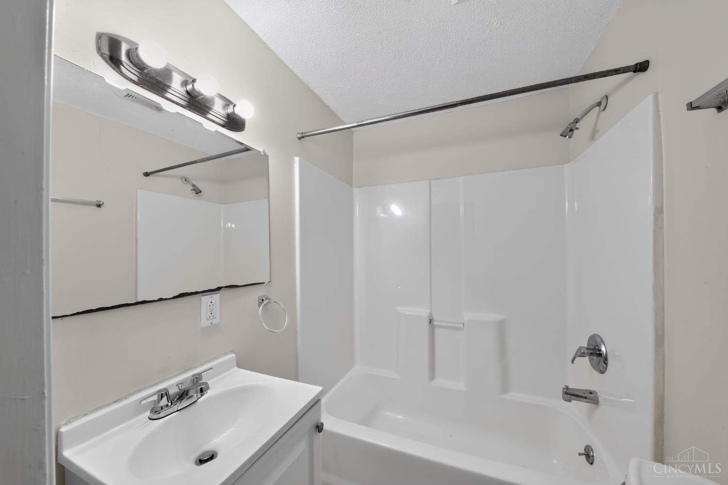 E 6718 Ledge Street Property Photo 24