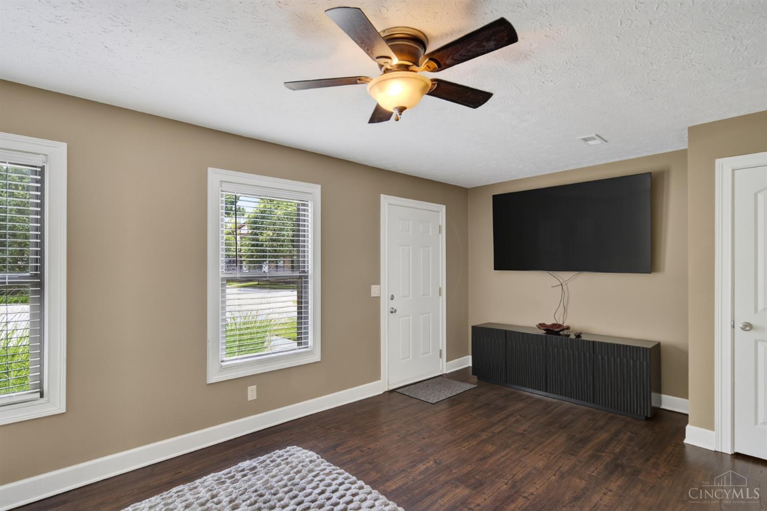 7980 Tall Timbers Drive Property Photo 8