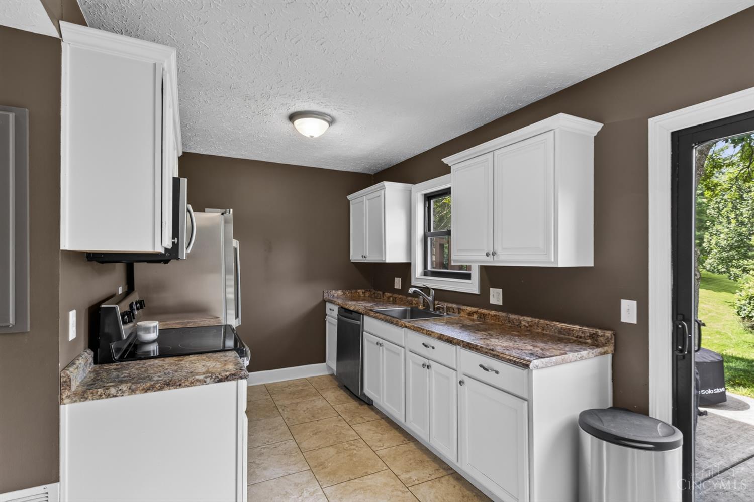 7980 Tall Timbers Drive Property Photo 12