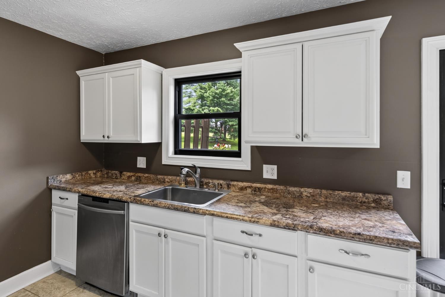 7980 Tall Timbers Drive Property Photo 14