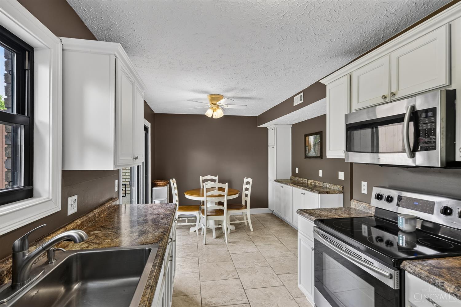 7980 Tall Timbers Drive Property Photo 15