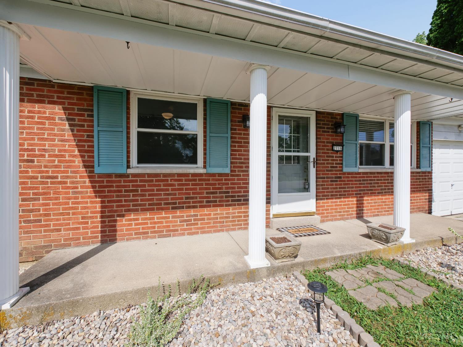 2716 Windon Drive Property Photo 2
