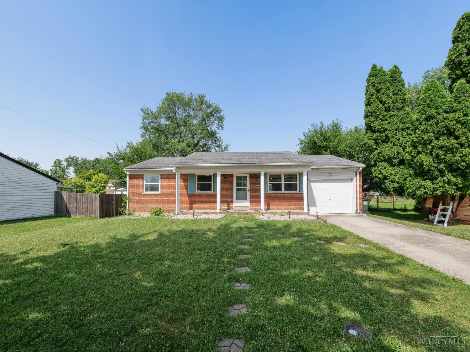2716 Windon Drive Property Photo 3