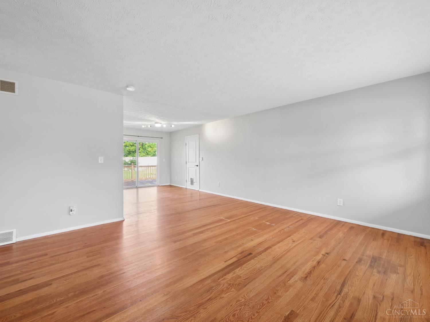 2716 Windon Drive Property Photo 7