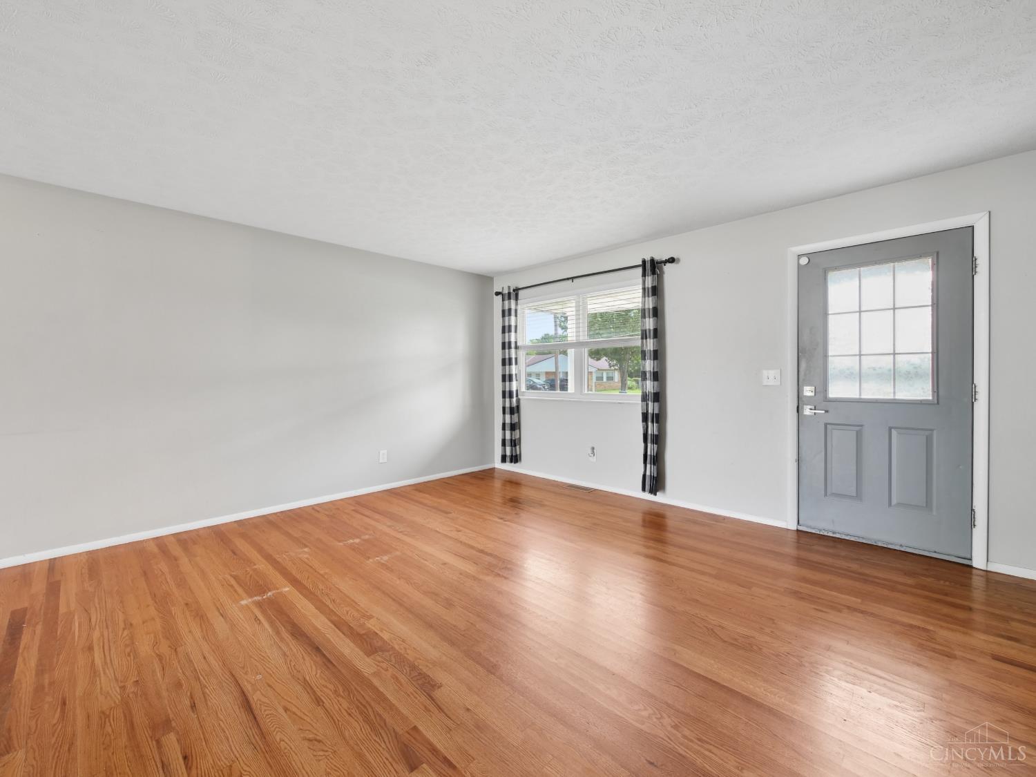 2716 Windon Drive Property Photo 10
