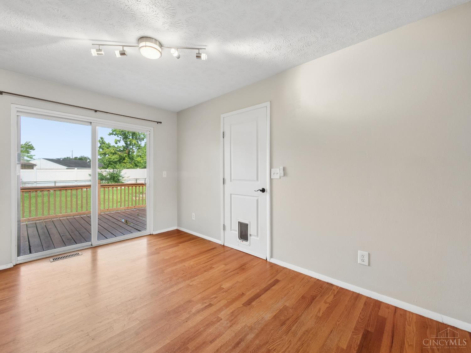 2716 Windon Drive Property Photo 11