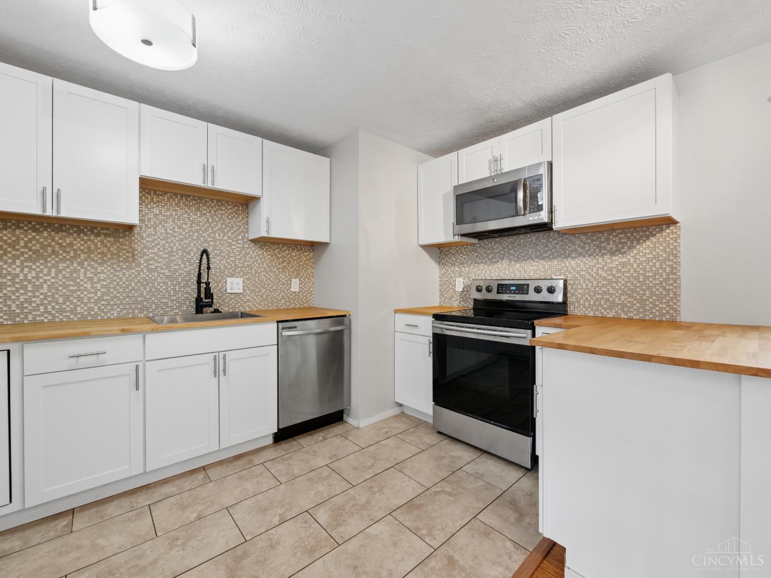 2716 Windon Drive Property Photo 13