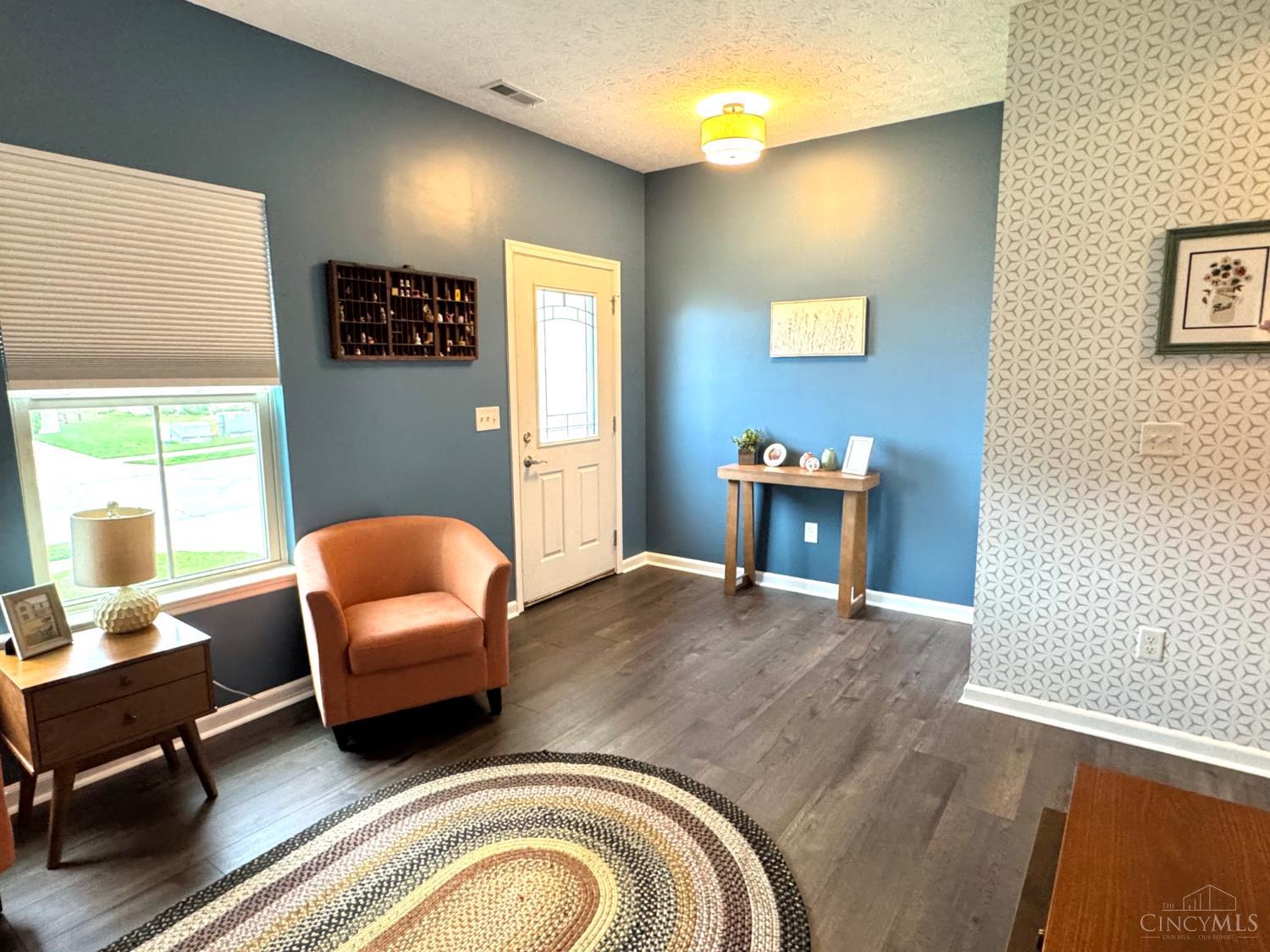 1656 Tunis Drive Property Photo 3