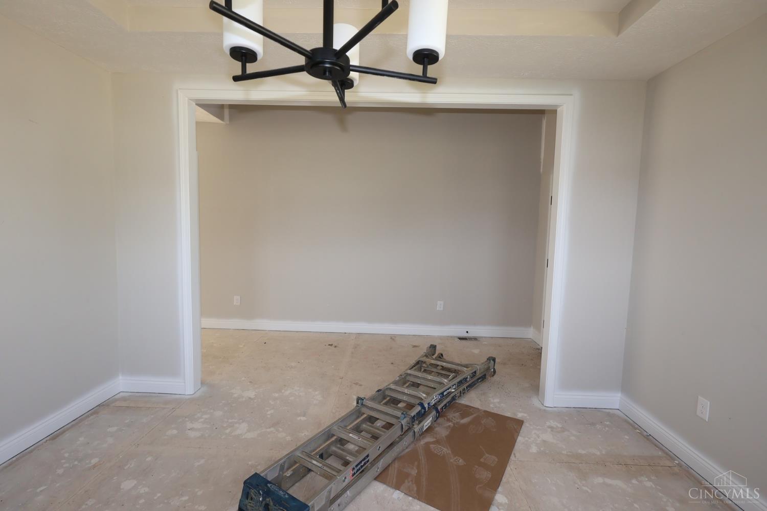 1646 Longmeadow Drive Property Photo 4
