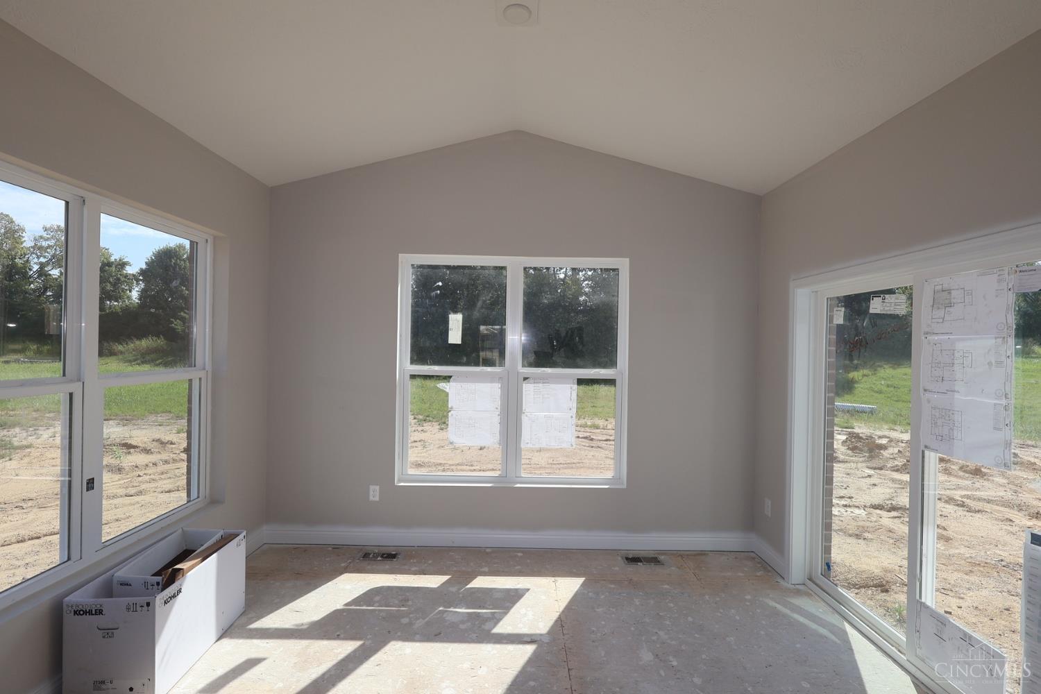 1646 Longmeadow Drive Property Photo 8