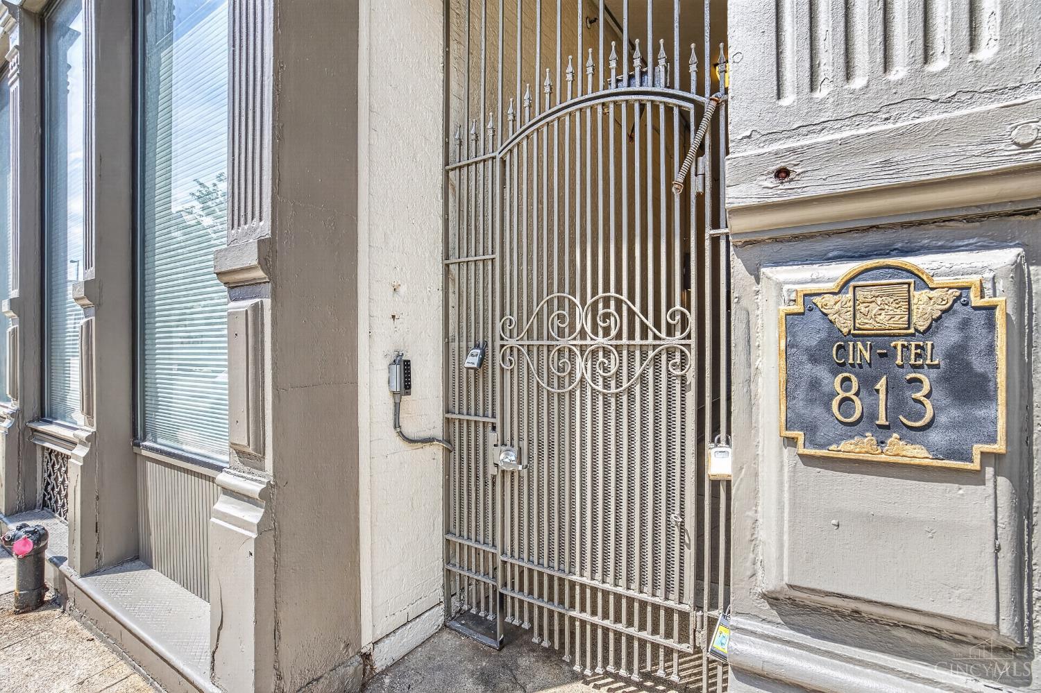 813 Broadway Street Property Photo 2