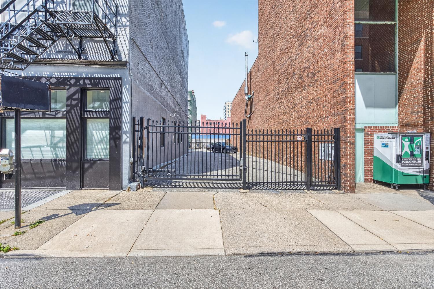 813 Broadway Street Property Photo 23