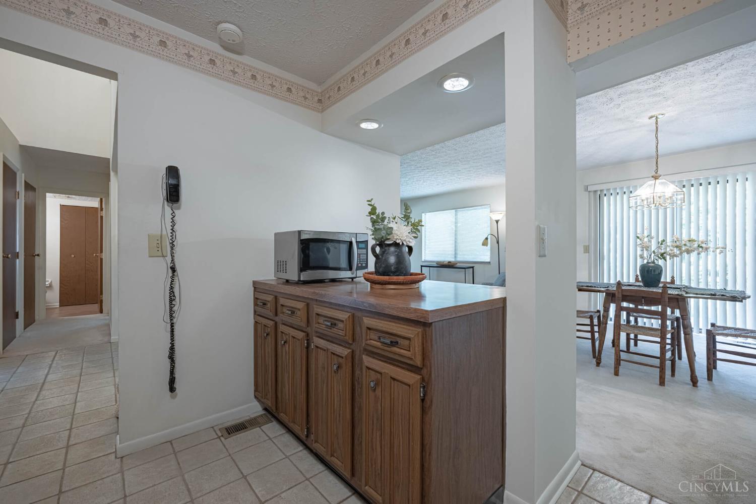992 Walnut Court Property Photo 10