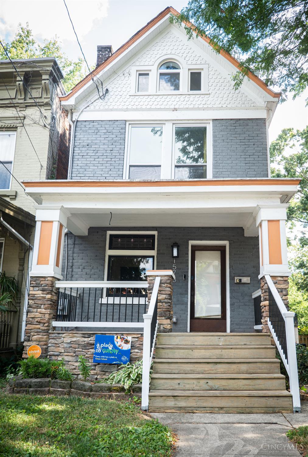 1573 Pullan Avenue Property Photo 1