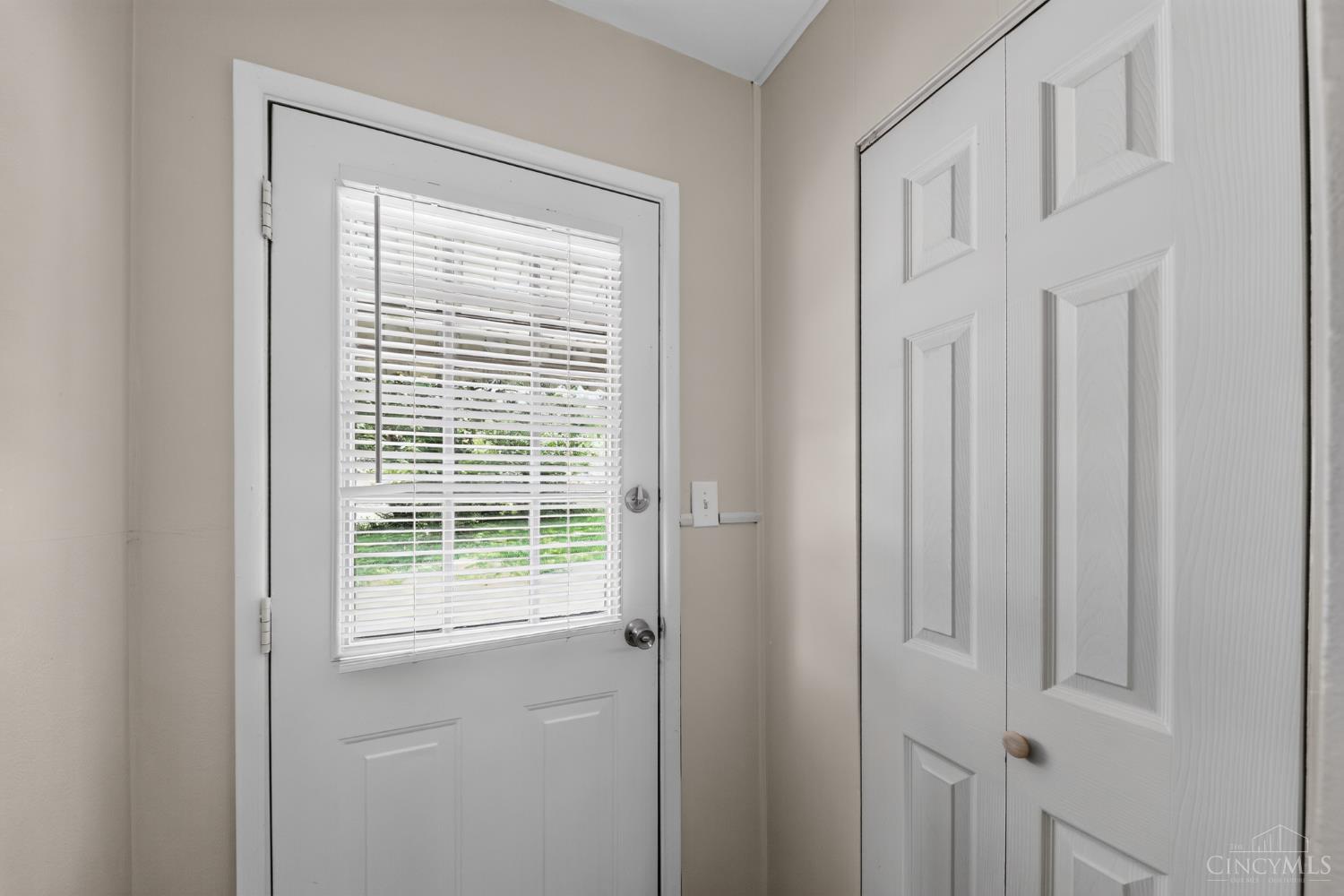 2454 Schon Drive Property Photo 8
