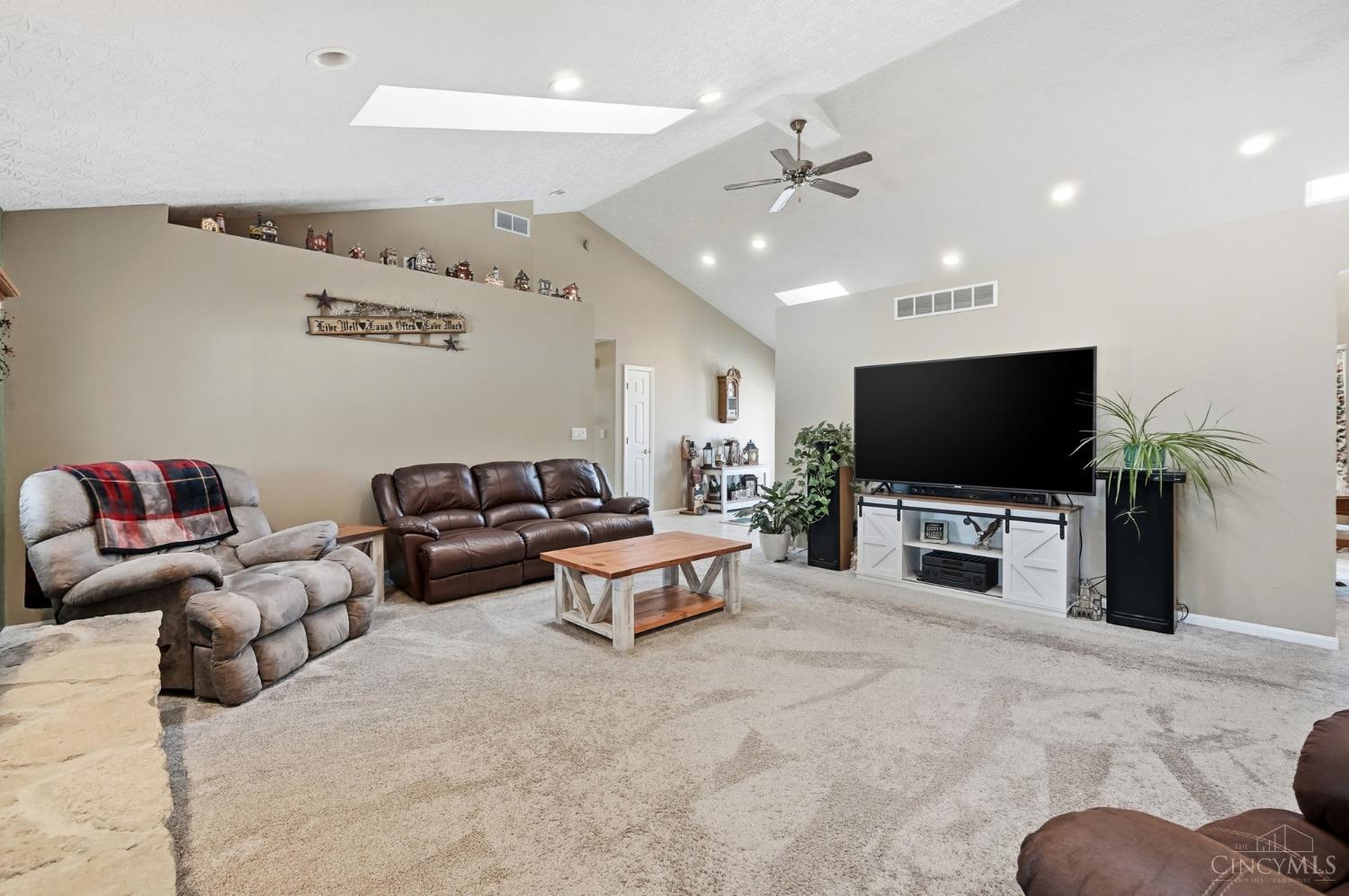 7353 Ross Road Property Photo 16